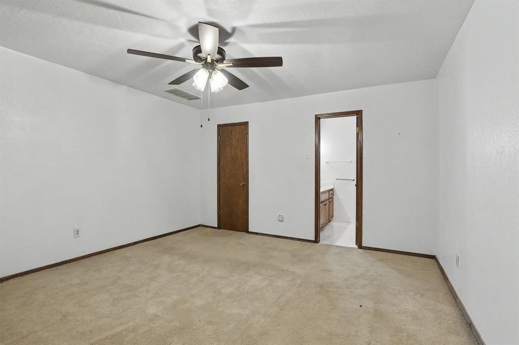 9612 S Blackwelder Property Photo 9