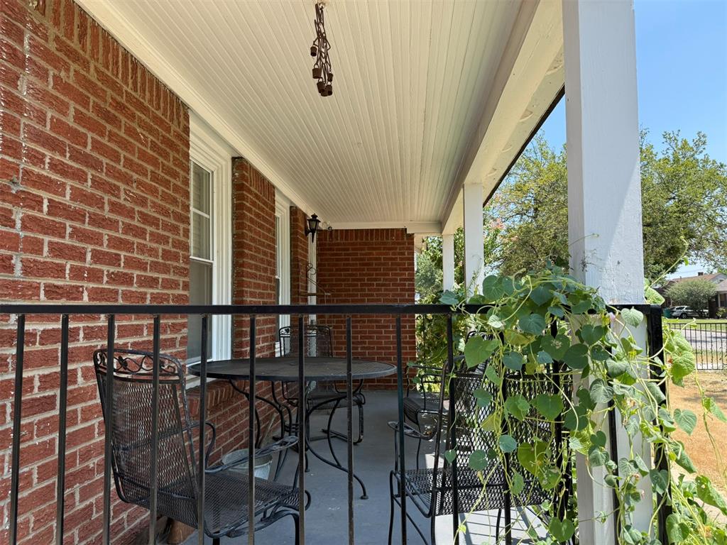 1241 Nw 94th Street Property Photo 4