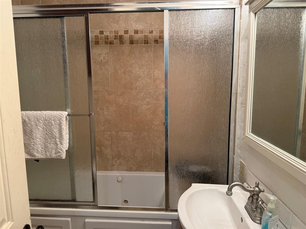 1241 Nw 94th Street Property Photo 10