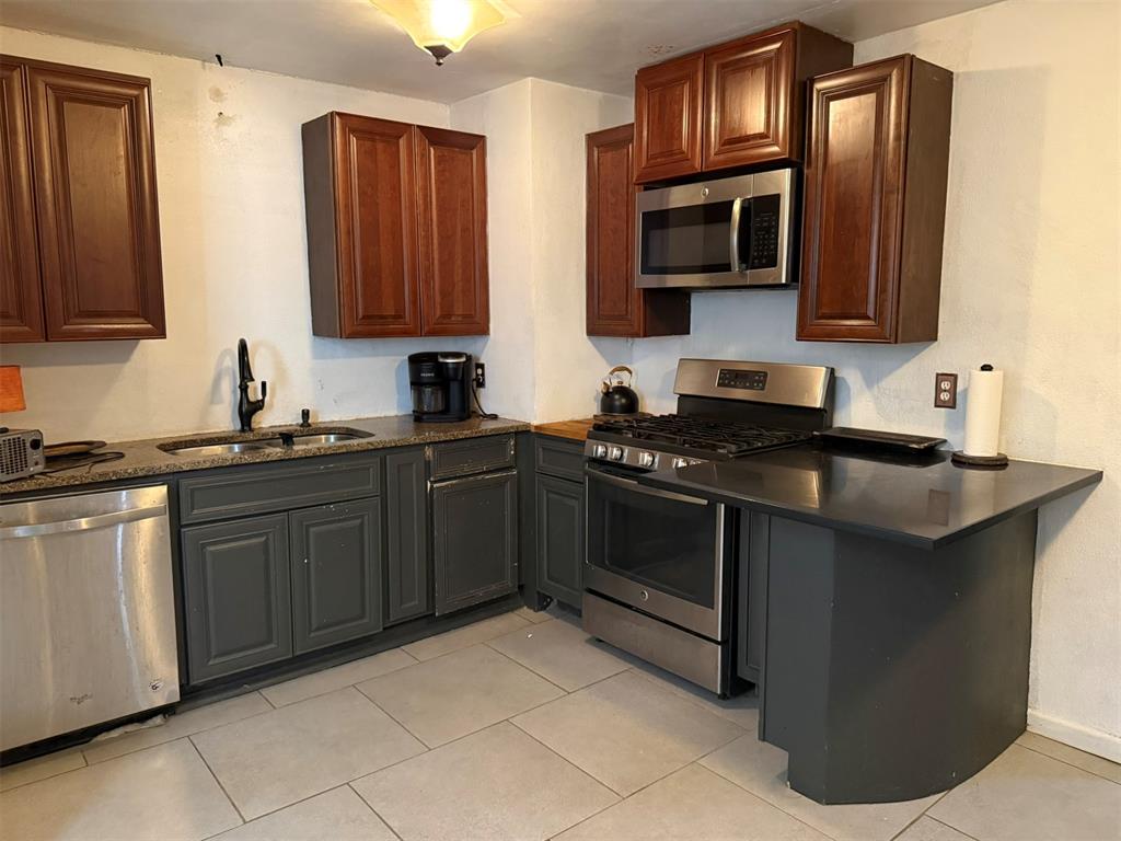 1241 Nw 94th Street Property Photo 12