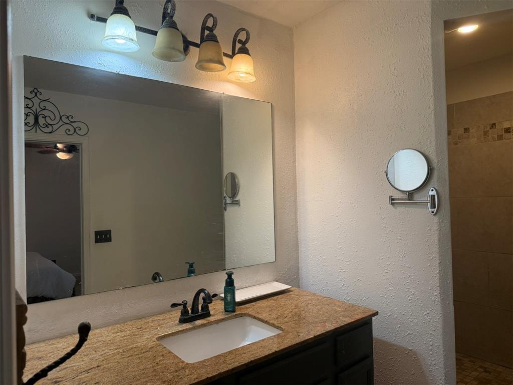 1241 Nw 94th Street Property Photo 18