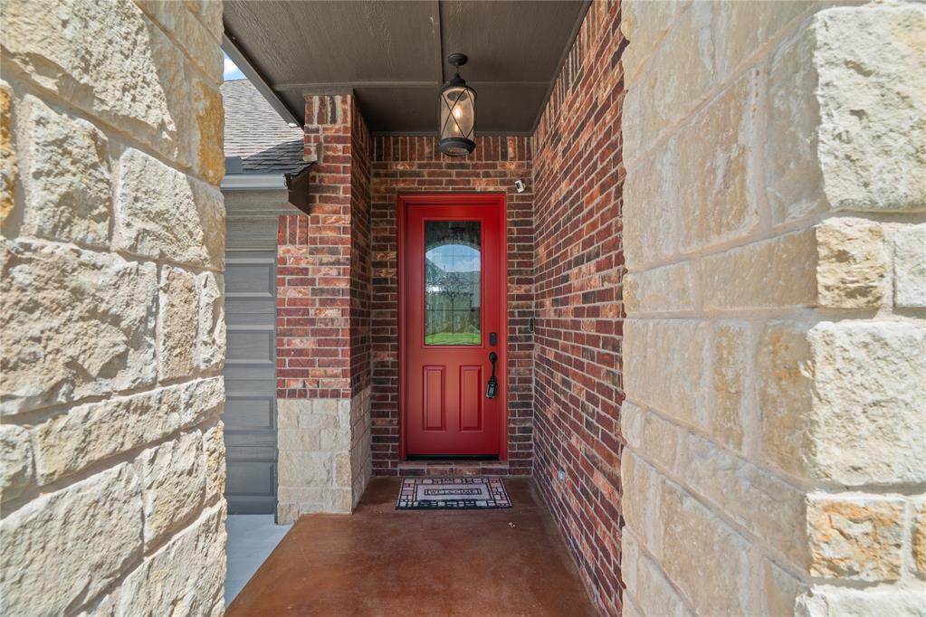 300 Bray Lane Property Photo 5
