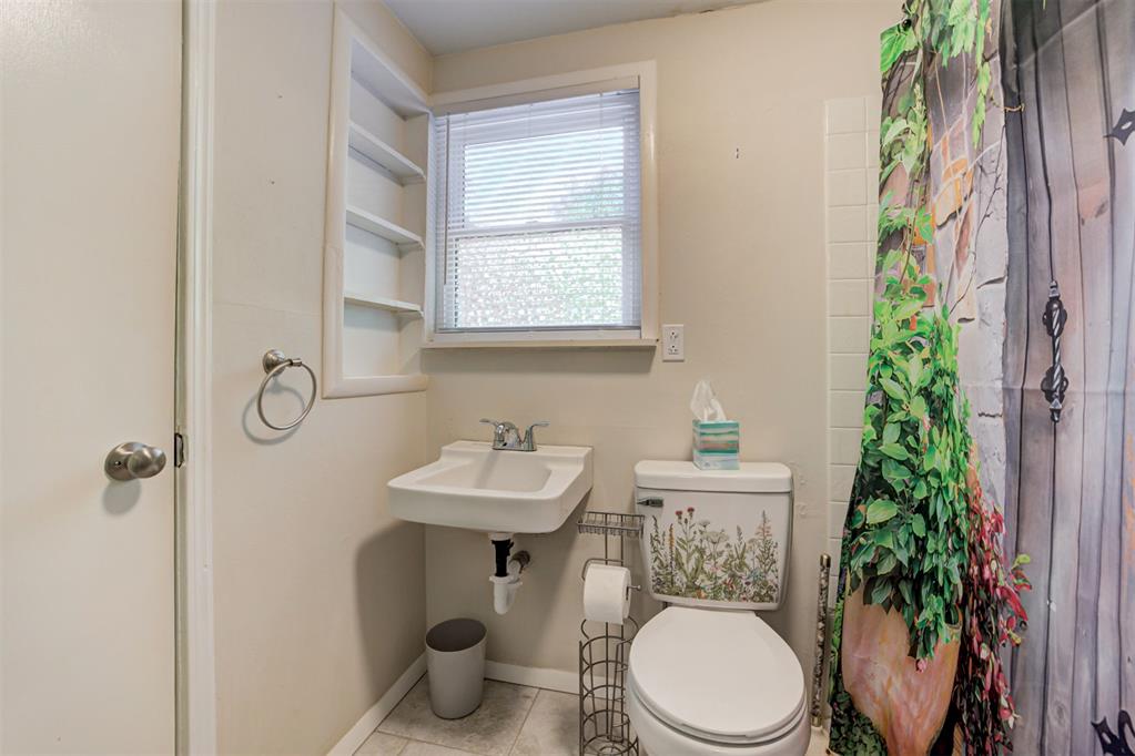 2709 N Saint Peter Avenue Property Photo 28