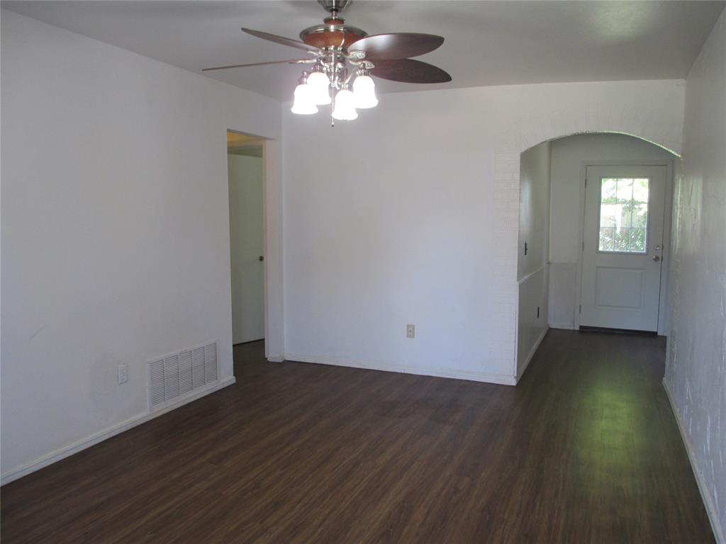 1052 Nw 7th Place Property Photo 4