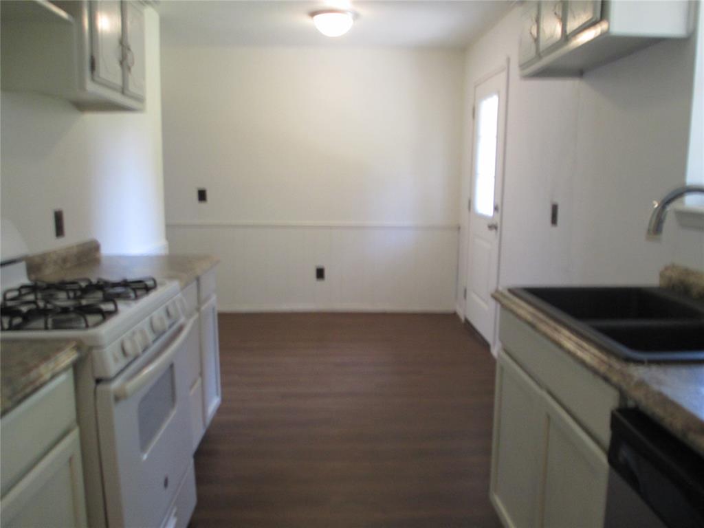 1052 Nw 7th Place Property Photo 6
