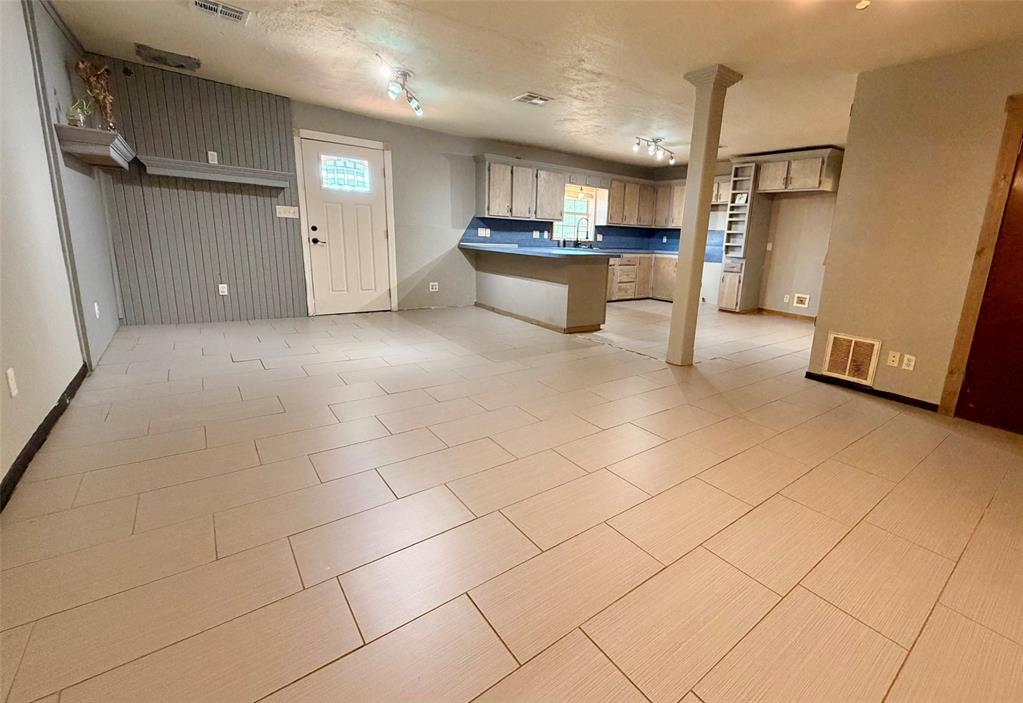 35763 Leo Road Property Photo 10
