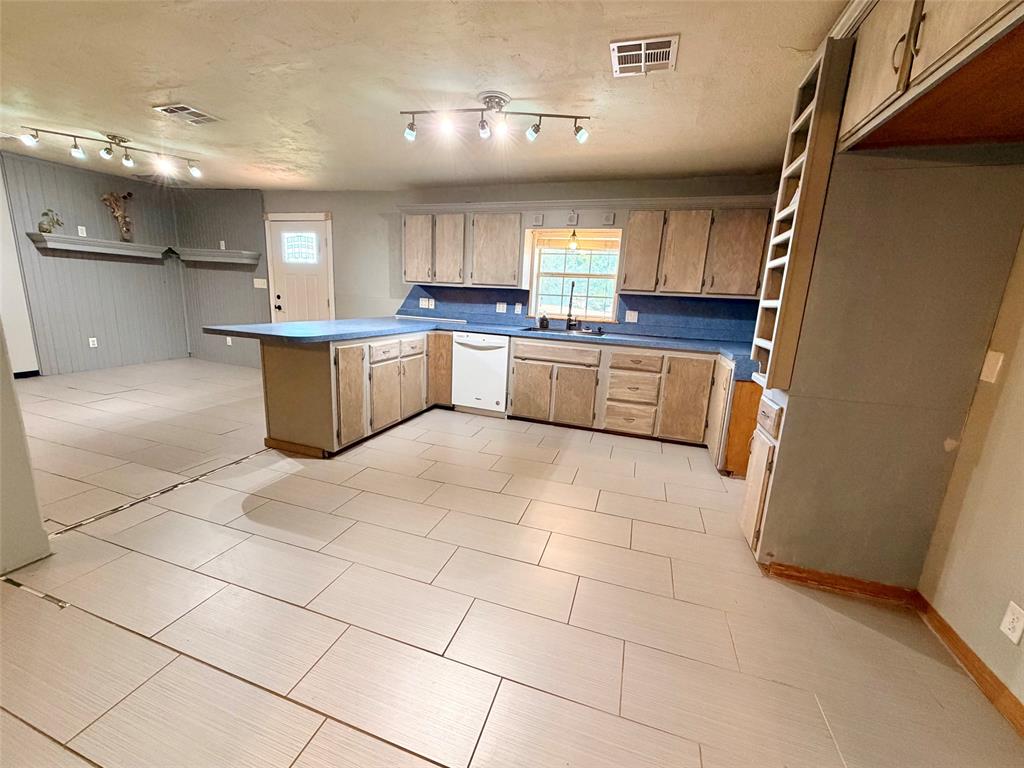 35763 Leo Road Property Photo 12