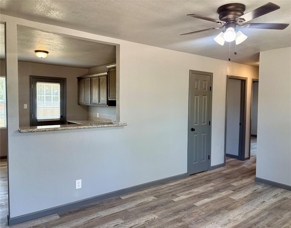 1012 N York Street Property Photo 4