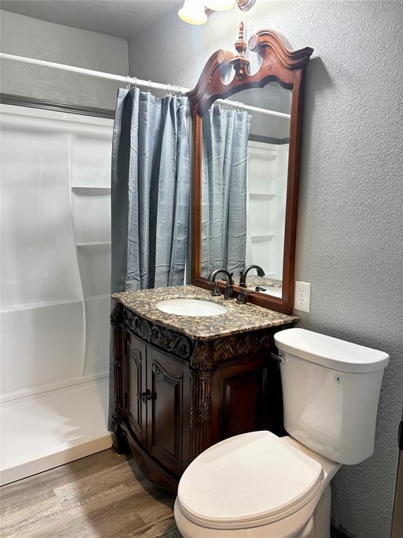 1012 N York Street Property Photo 15