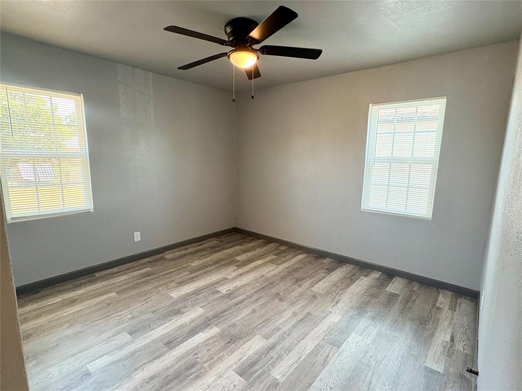 1012 N York Street Property Photo 16