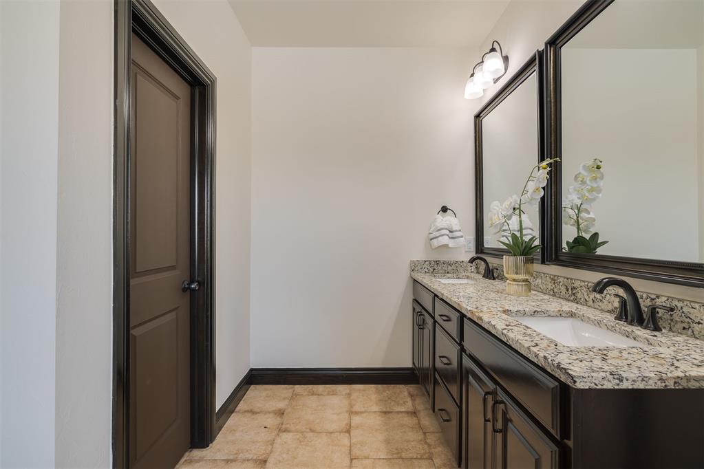 2313 E Kellan Court Terrace Property Photo 21
