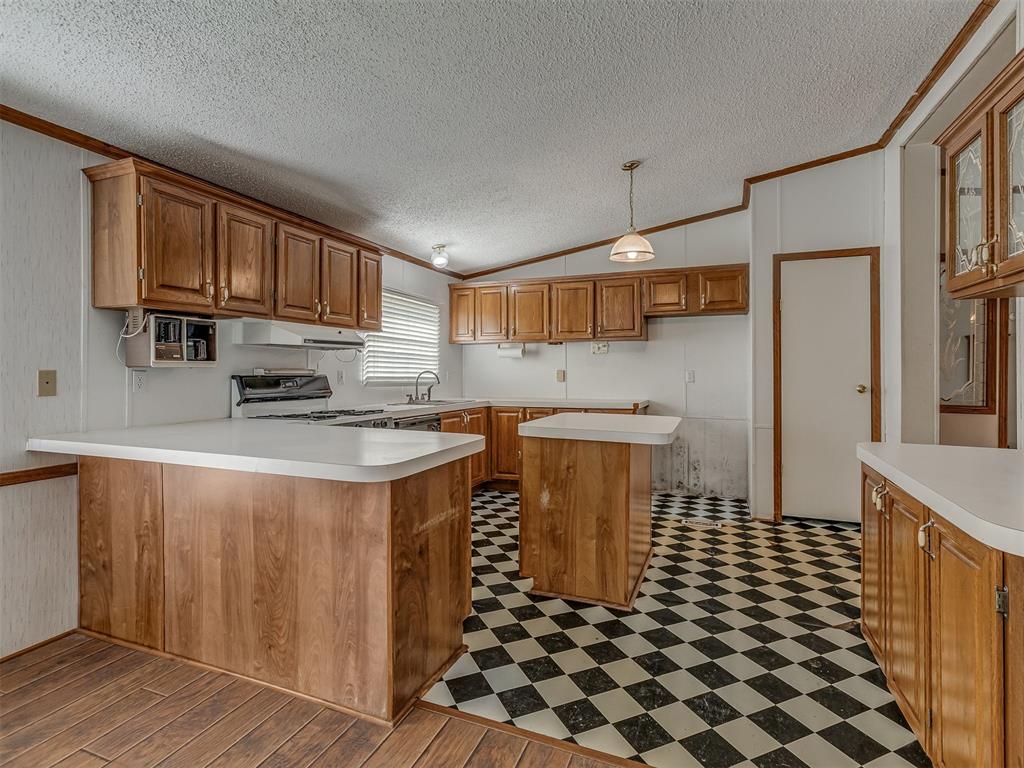16099 Rolling Hills Road 1/2 Property Photo 6