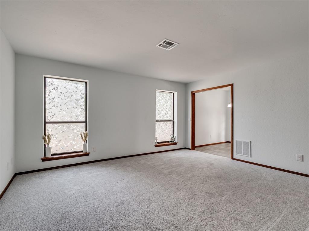 8406 S Douglas Avenue 6 Property Photo 4