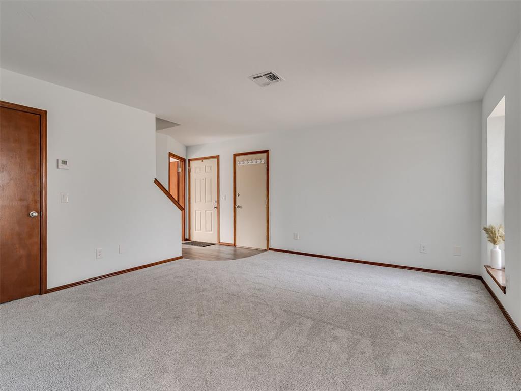 8406 S Douglas Avenue 6 Property Photo 6