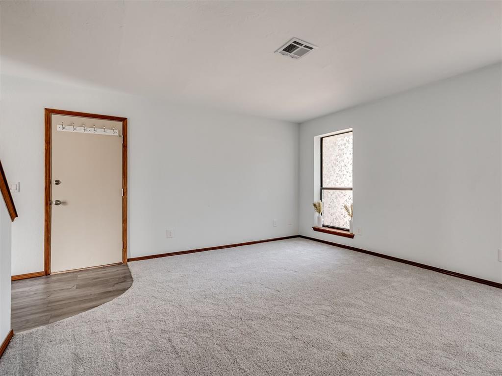 8406 S Douglas Avenue 6 Property Photo 7