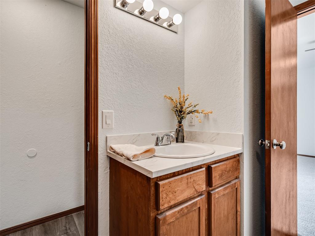 8406 S Douglas Avenue 6 Property Photo 14