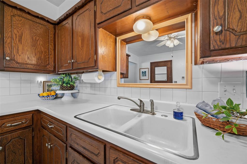 411 S Brookview Lane Property Photo 14