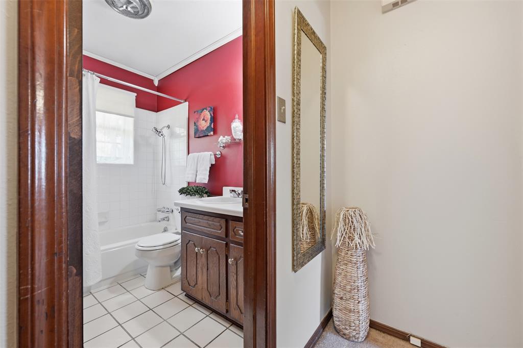 411 S Brookview Lane Property Photo 18