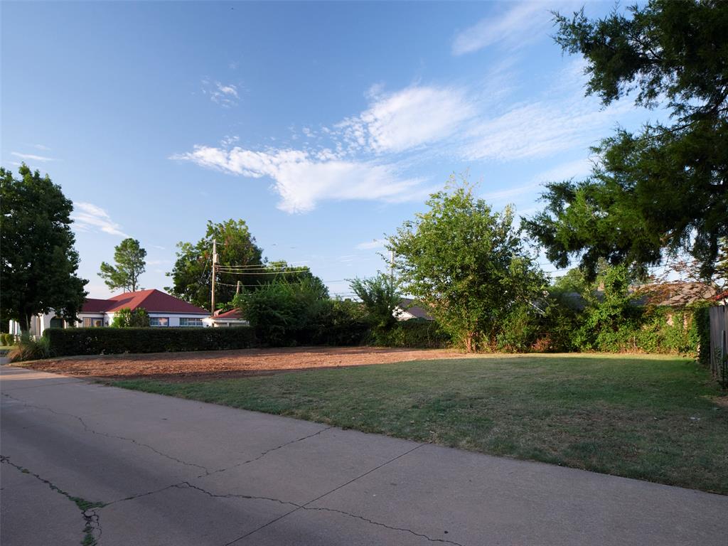 2116 Carey Place Property Photo 2
