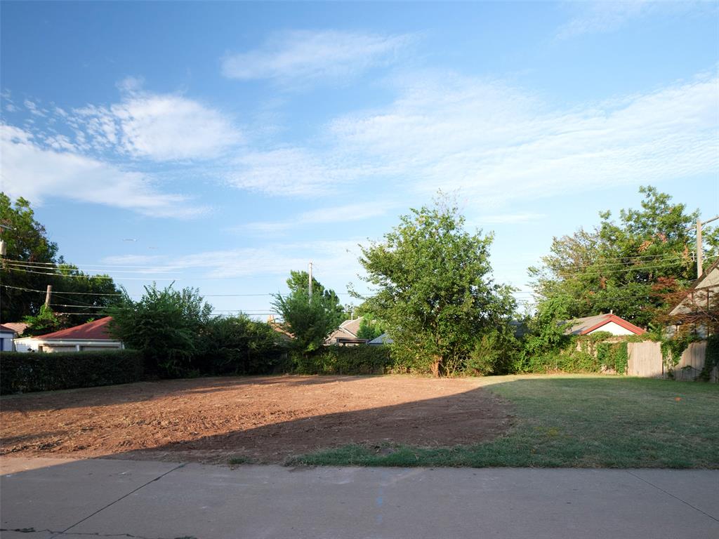 2116 Carey Place Property Photo 3