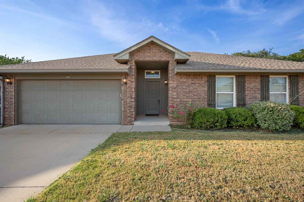 401 Tecumseh Meadows Court Property Photo 1