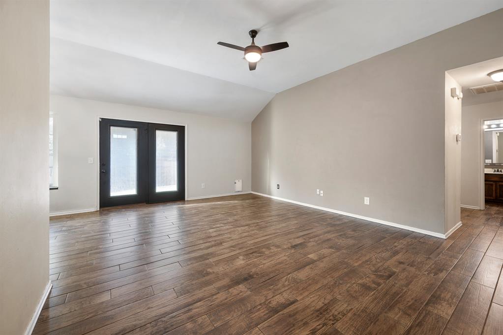 401 Tecumseh Meadows Court Property Photo 8