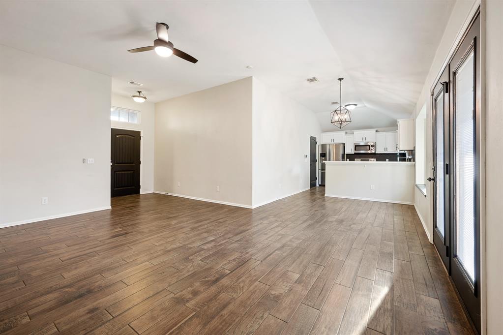 401 Tecumseh Meadows Court Property Photo 10