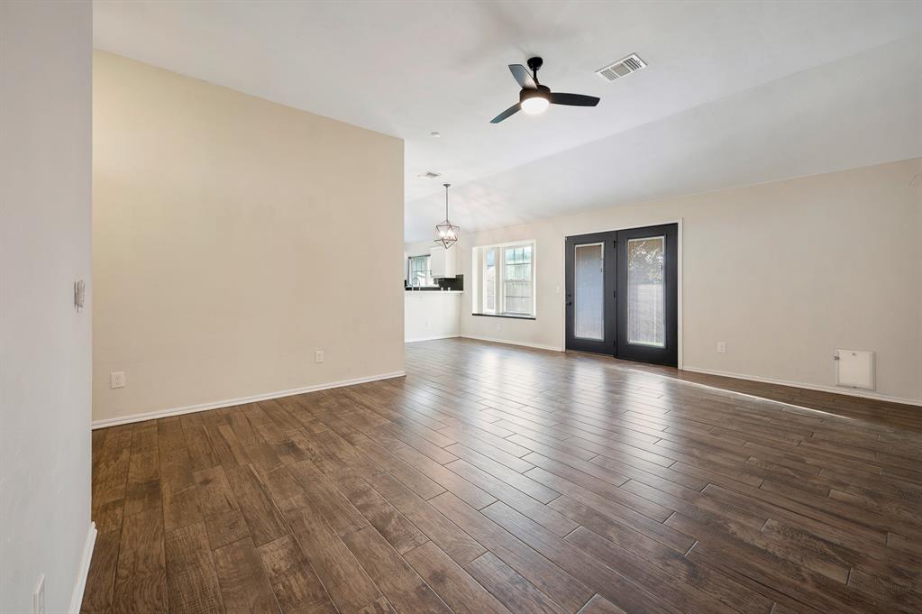 401 Tecumseh Meadows Court Property Photo 11