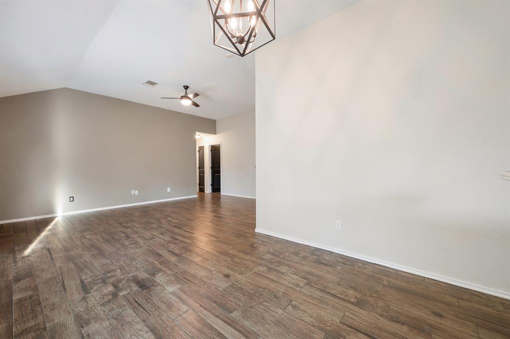 401 Tecumseh Meadows Court Property Photo 13