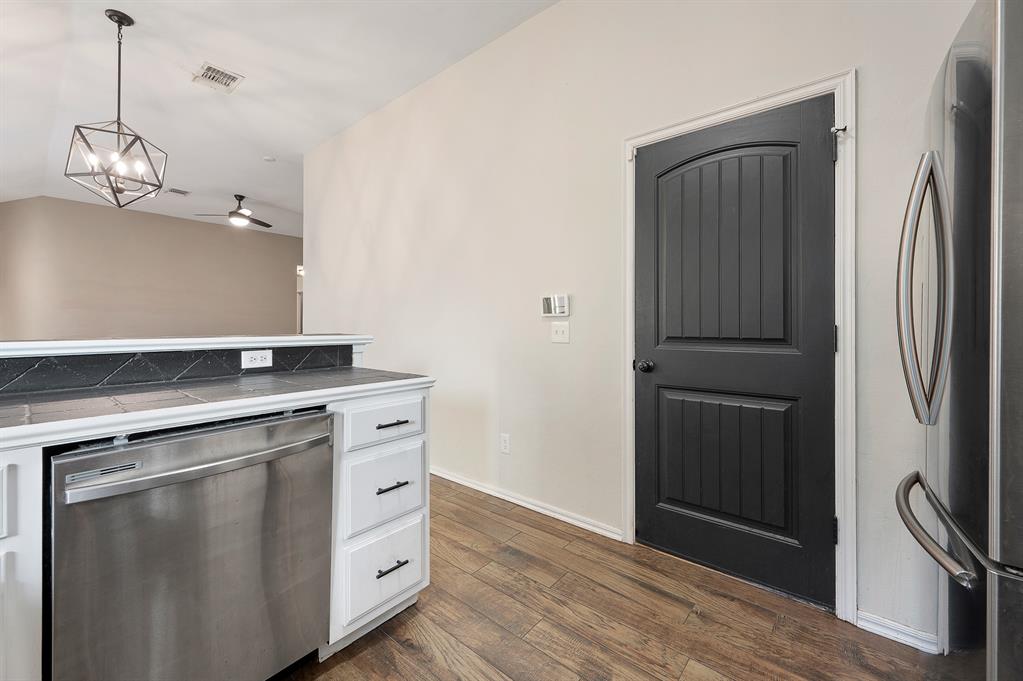 401 Tecumseh Meadows Court Property Photo 16