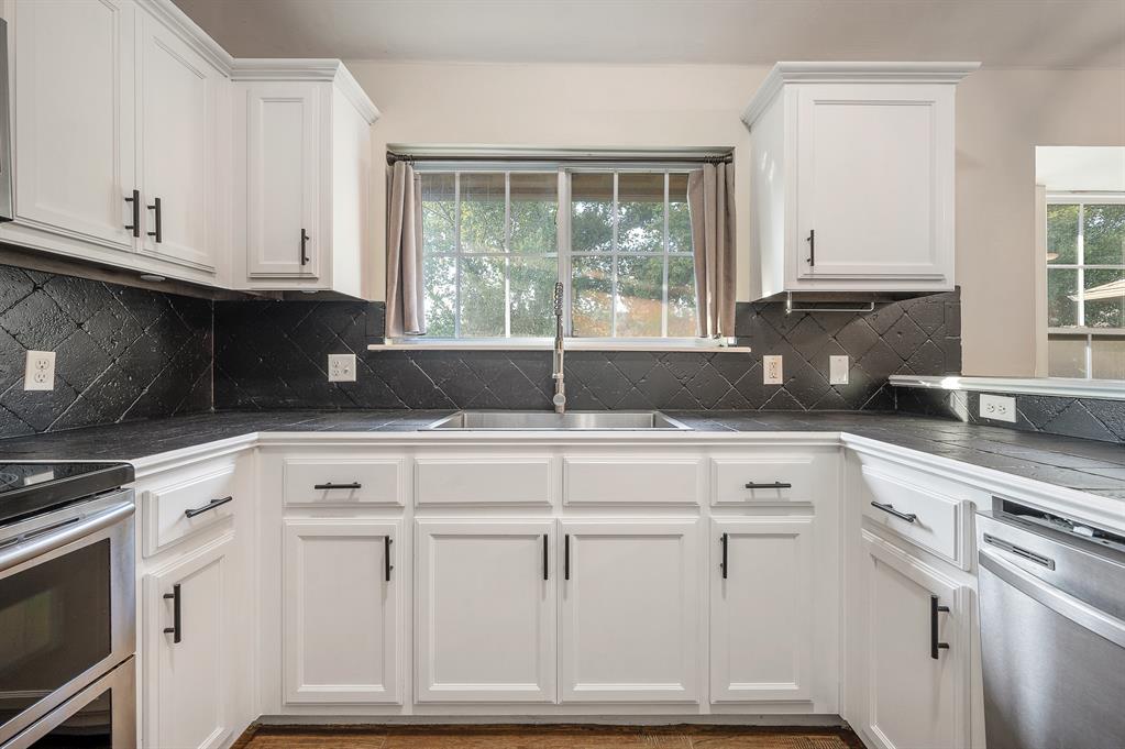 401 Tecumseh Meadows Court Property Photo 18
