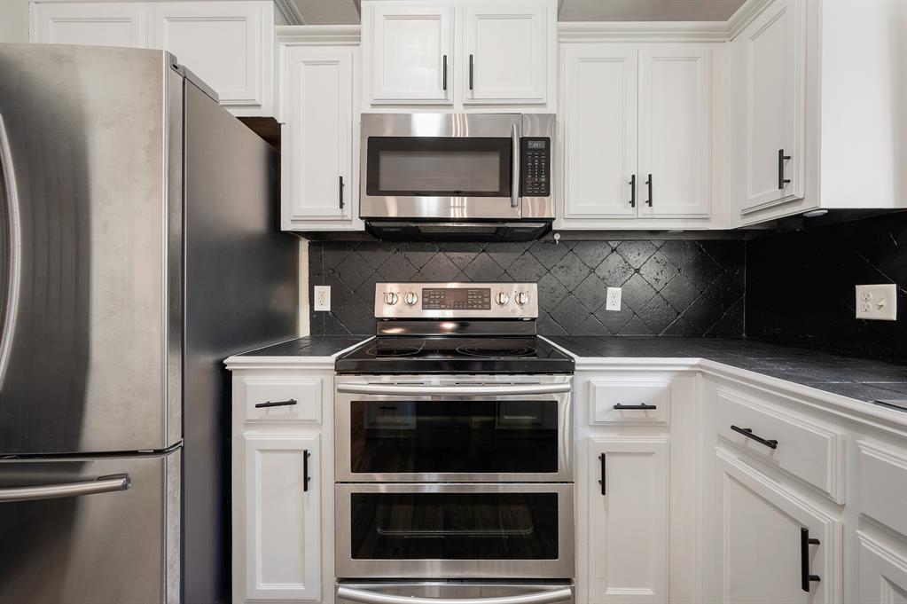 401 Tecumseh Meadows Court Property Photo 19