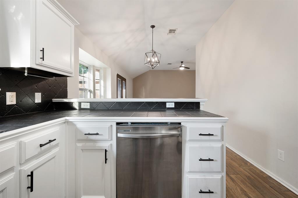 401 Tecumseh Meadows Court Property Photo 20