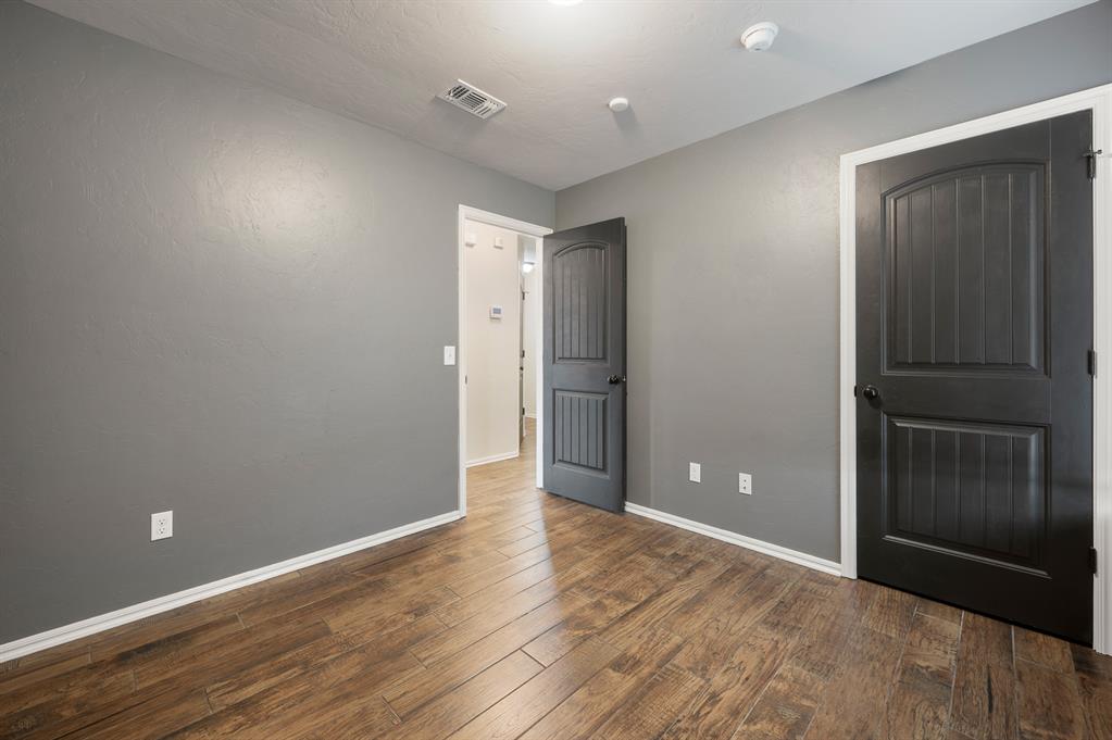 401 Tecumseh Meadows Court Property Photo 24