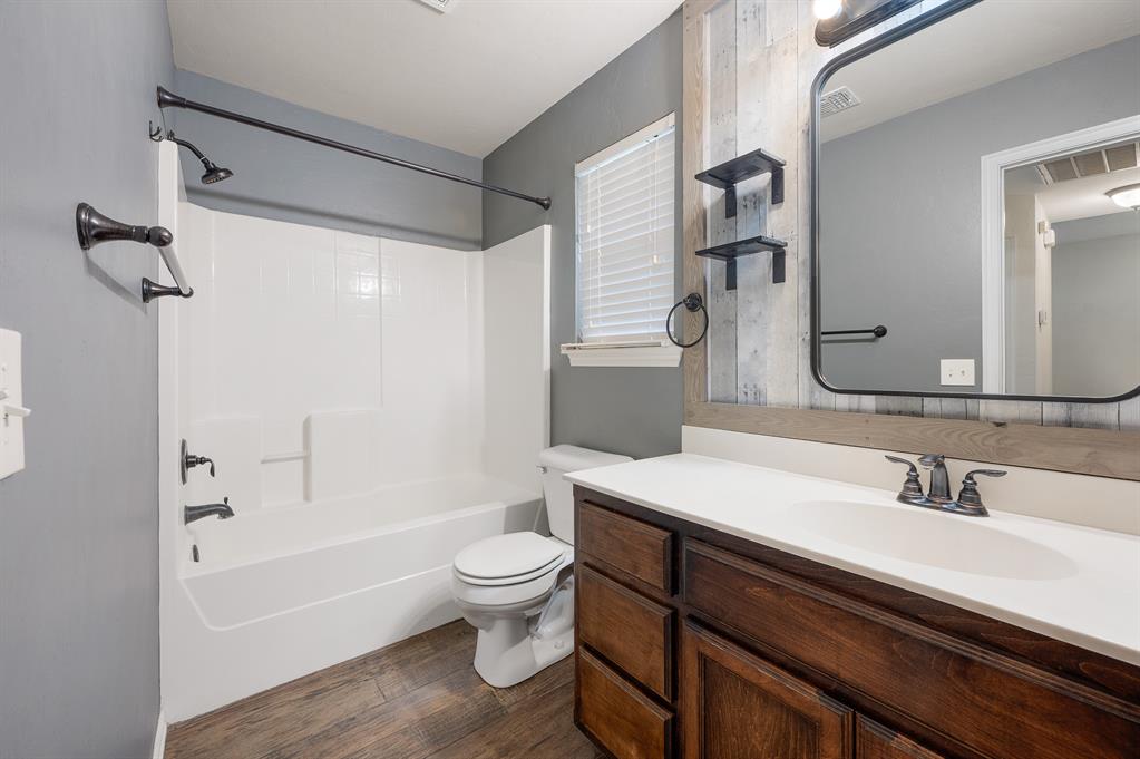 401 Tecumseh Meadows Court Property Photo 27