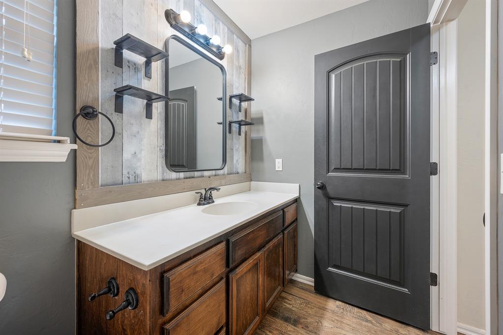 401 Tecumseh Meadows Court Property Photo 28