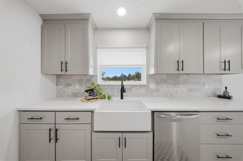 7704 Rumsey Road Property Photo 10