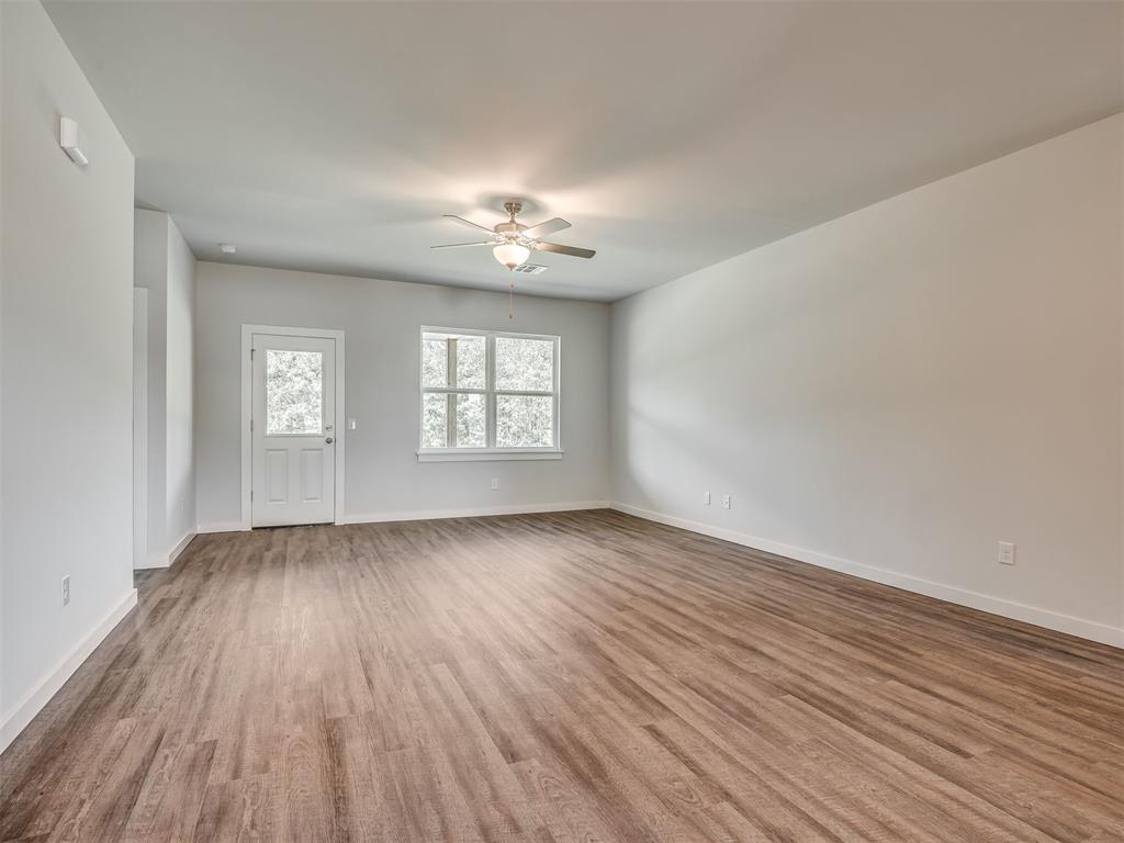 208 Wrangler Pass Property Photo 3