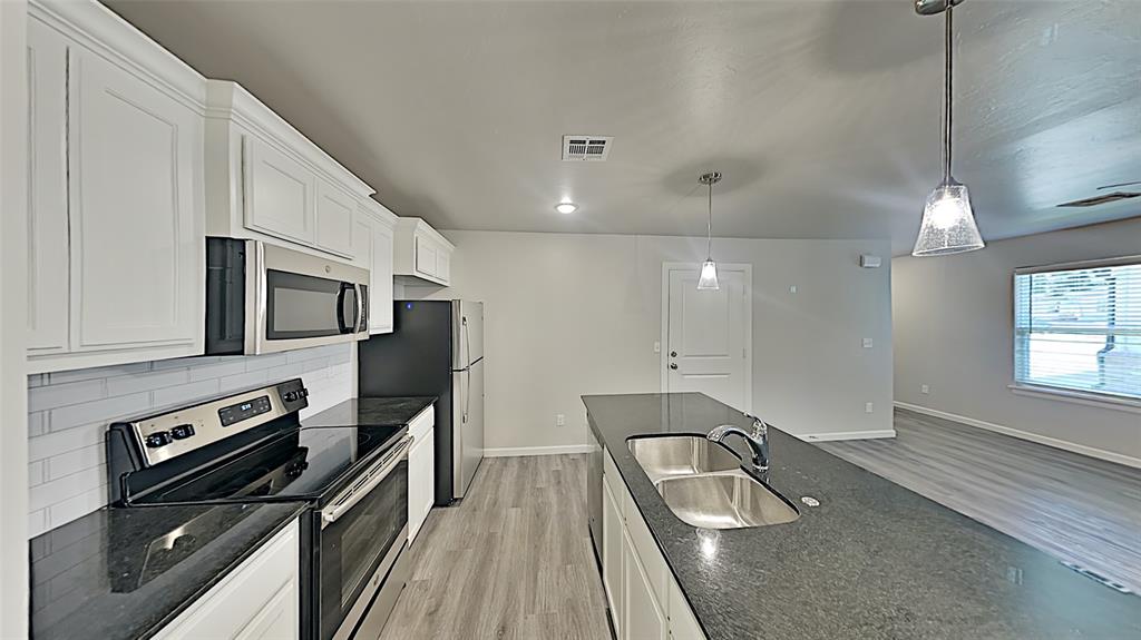 11205 Howard Drive Property Photo 7