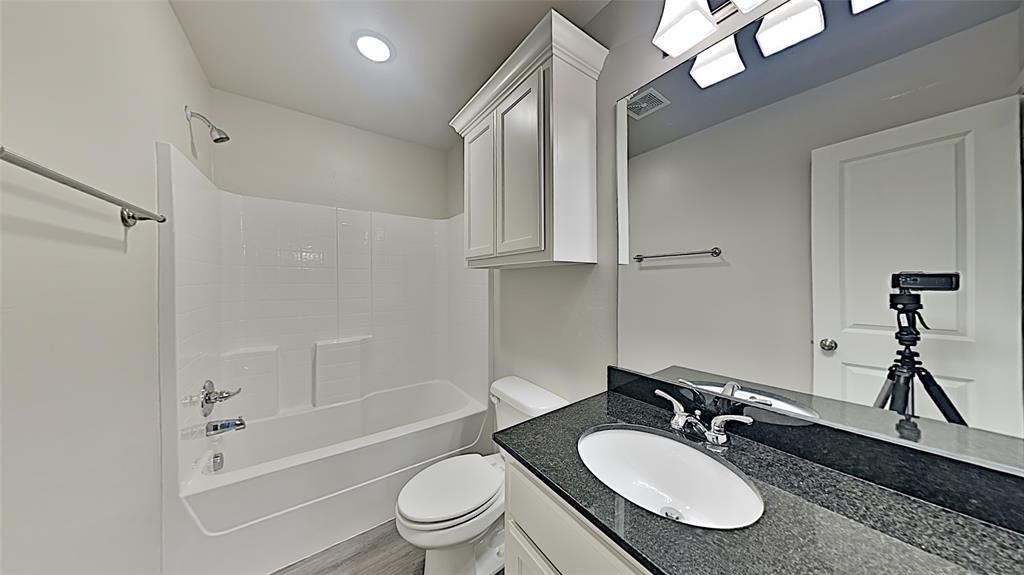 11207 Howard Drive Property Photo 12