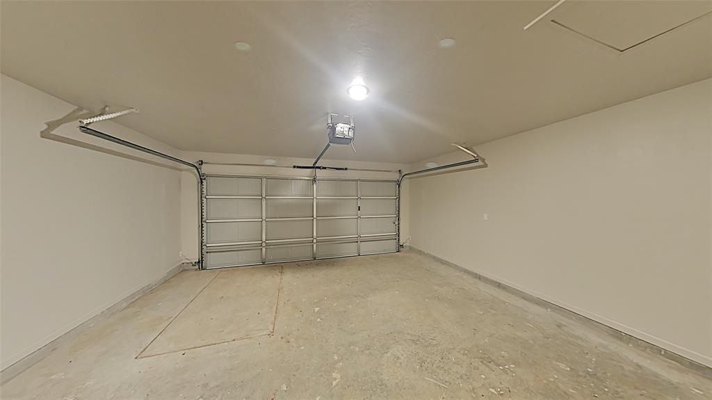 11207 Howard Drive Property Photo 14