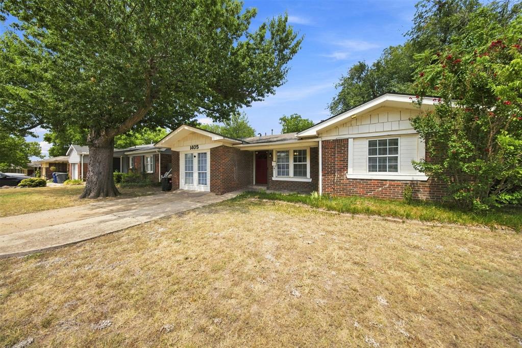 1405 Carlisle Court Property Photo 3