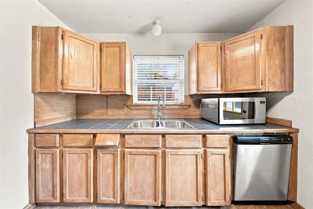 1405 Carlisle Court Property Photo 12