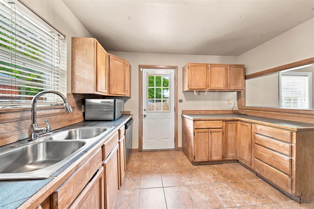 1405 Carlisle Court Property Photo 13