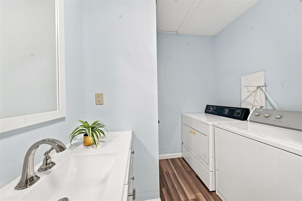 1405 Carlisle Court Property Photo 17