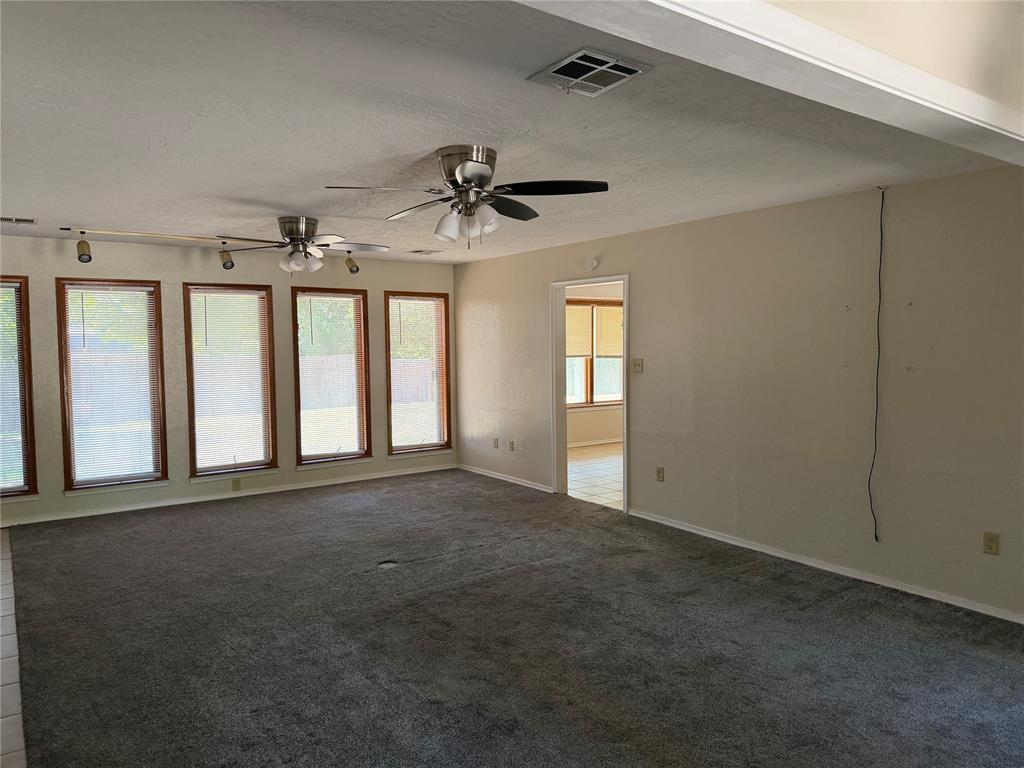 2508 Ne Heritage Creek Drive Property Photo 2