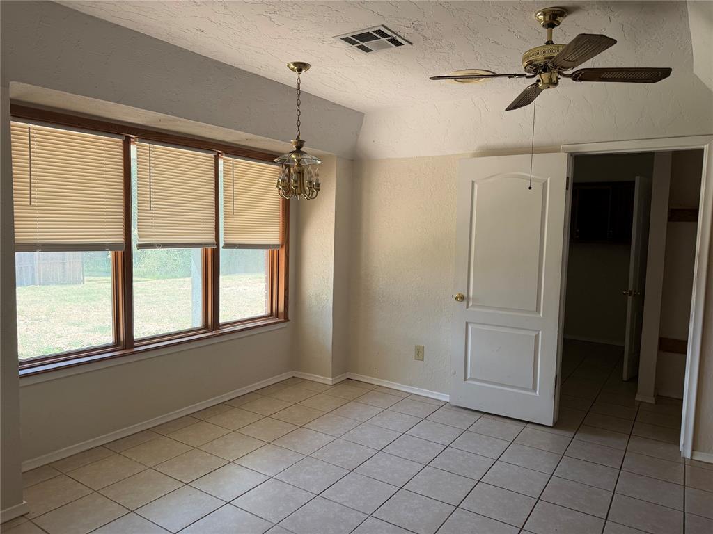 2508 Ne Heritage Creek Drive Property Photo 5
