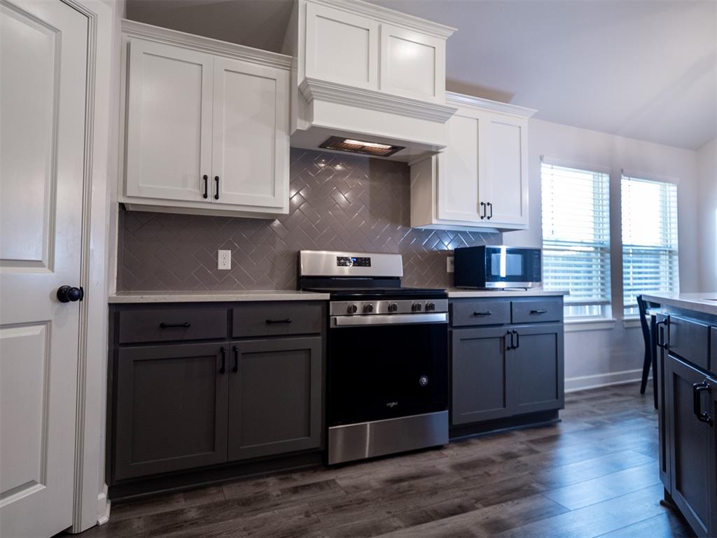 3125 Red Cedar Way Property Photo 4