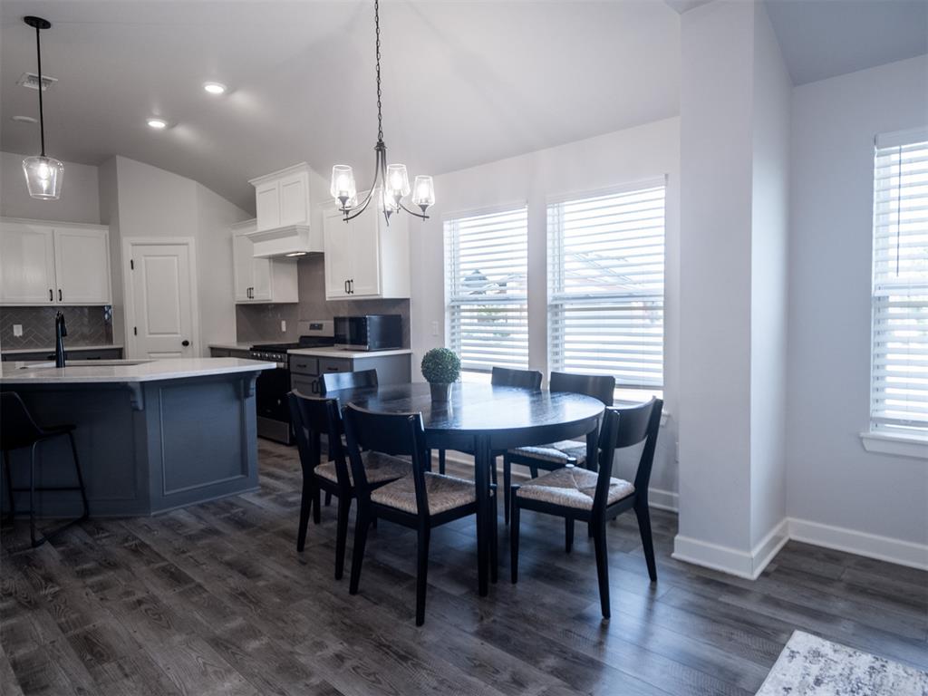 3125 Red Cedar Way Property Photo 5