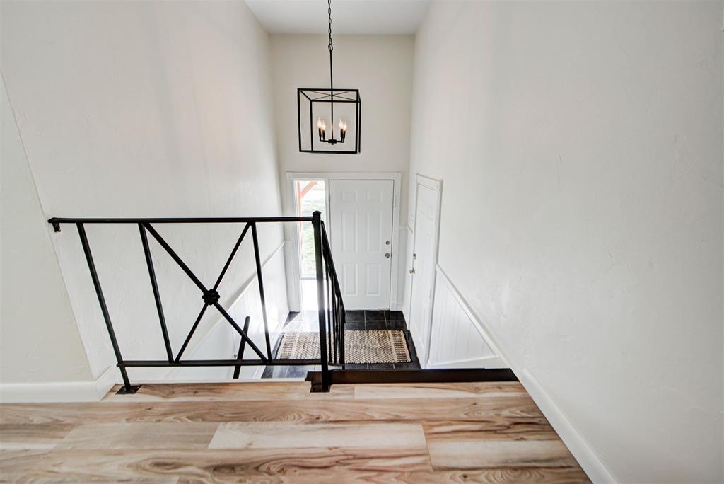 5709 N Warren Avenue Property Photo 13